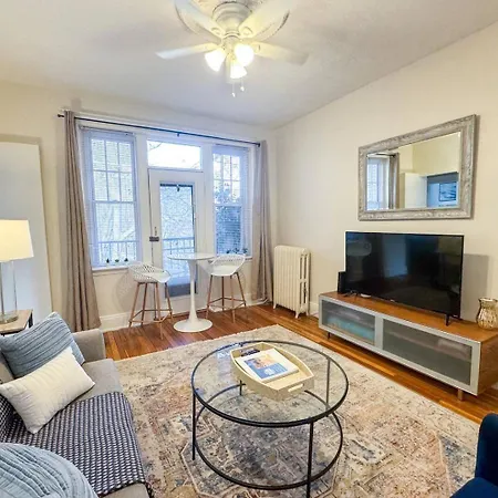 2 Bed, In Unit Laundry, Boston College, Balcony
